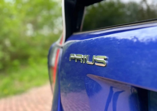 Toyota Prius cena 78000 przebieg: 106184, rok produkcji 2018 z Warszawa małe 277